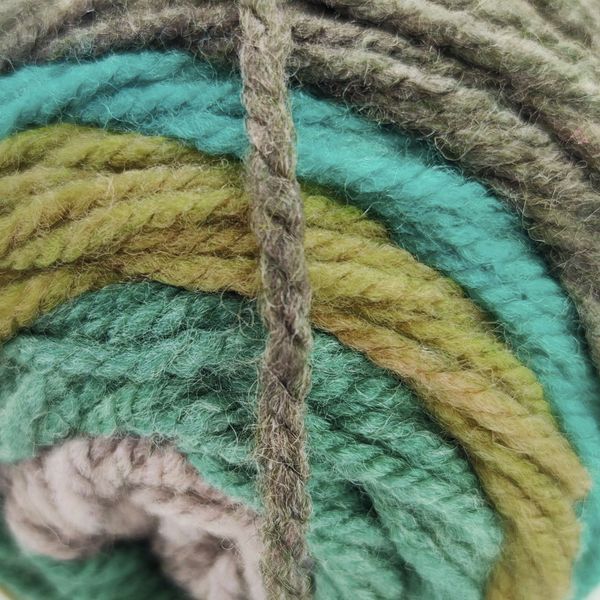 Happy Wool Yarn, HW19, Knit Me